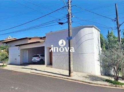 Casa Condomínio à venda no Condomínio Budeus: 