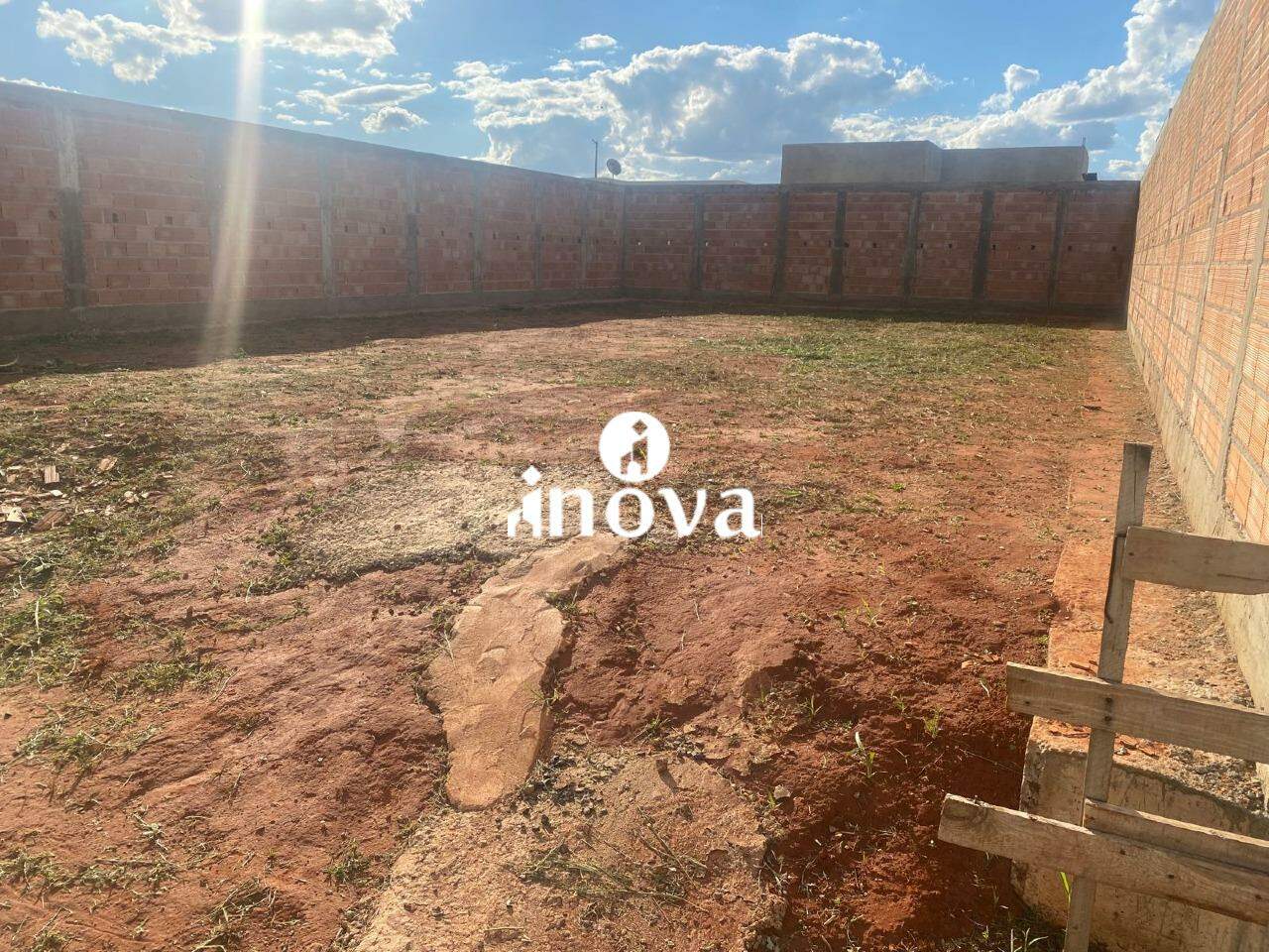 Terreno em Condomínio à venda no Estância dos Ipês: 