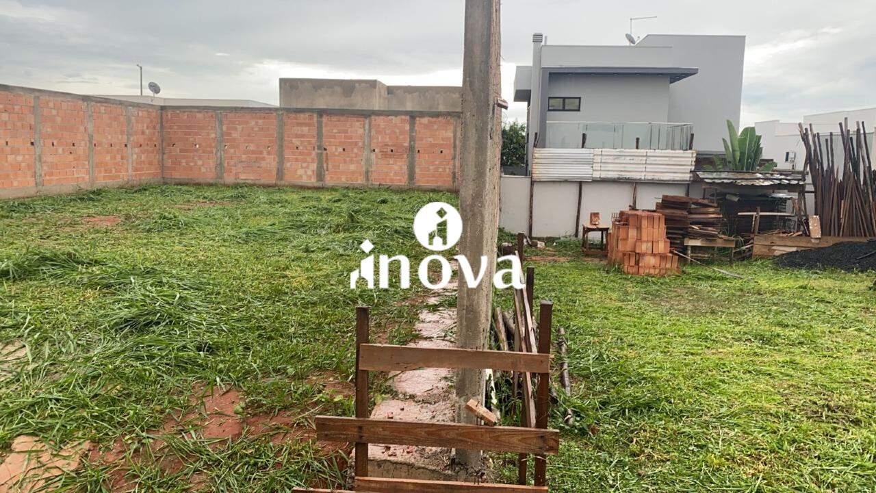 Terreno em Condomínio à venda no Estância dos Ipês: 