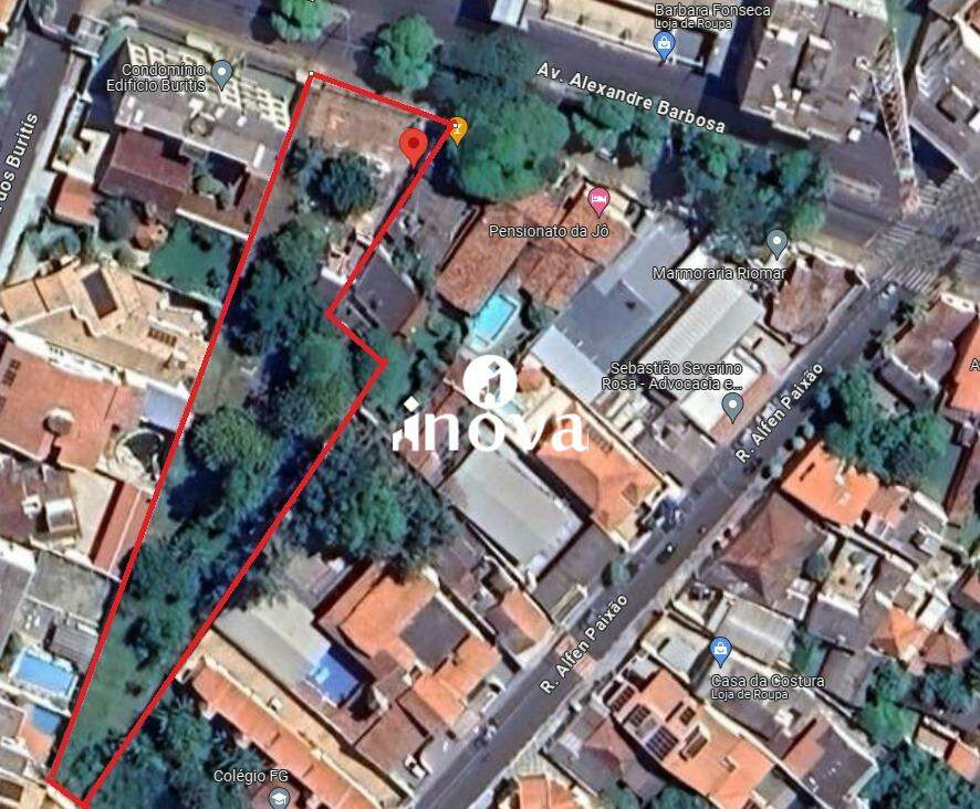 Terreno/Área à venda no Mercês: 