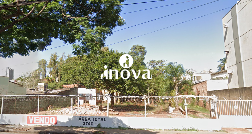 Terreno/Área à venda no Mercês: 