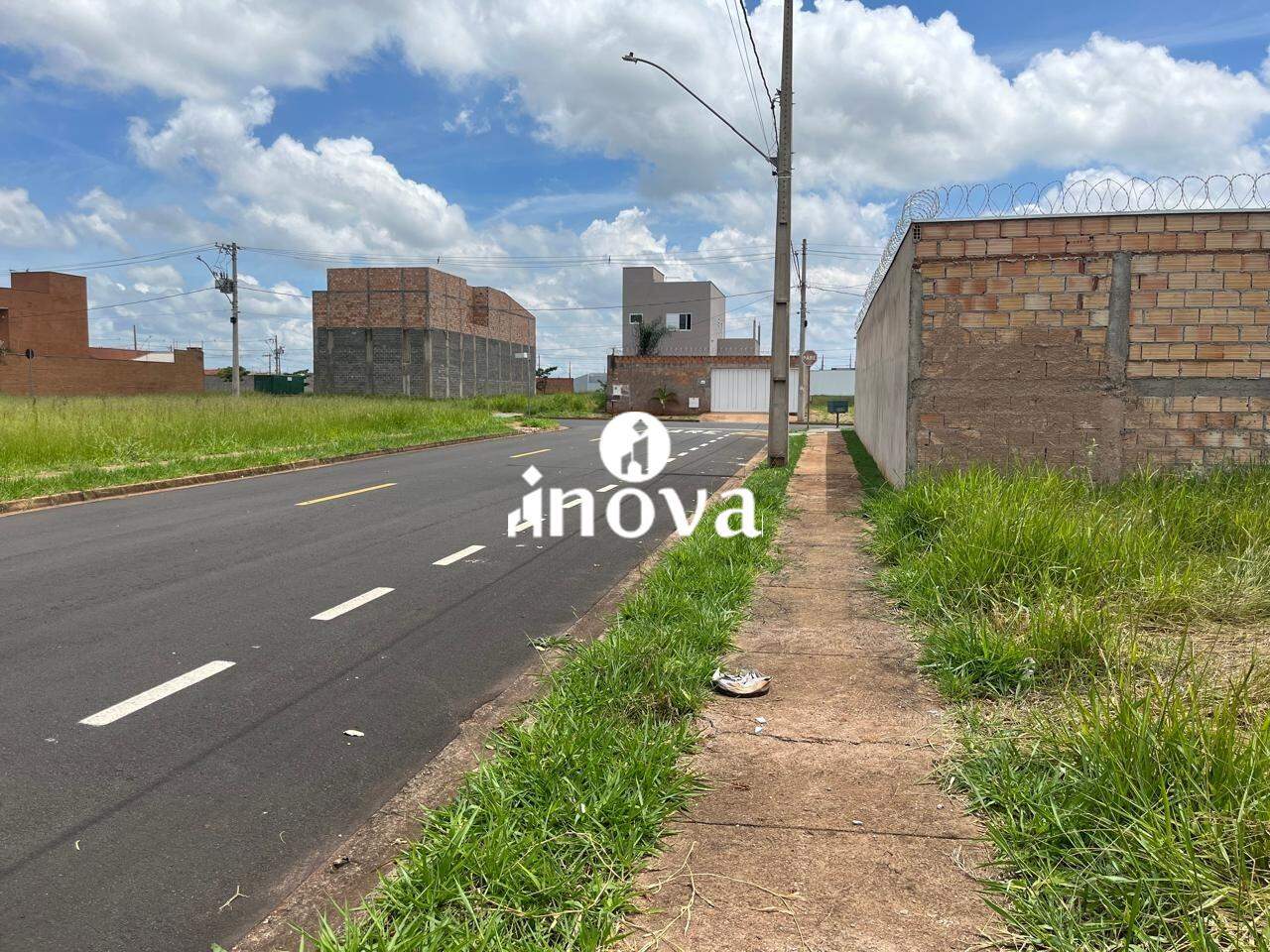 Terreno/Área à venda no Laranjeiras, Parque das: 