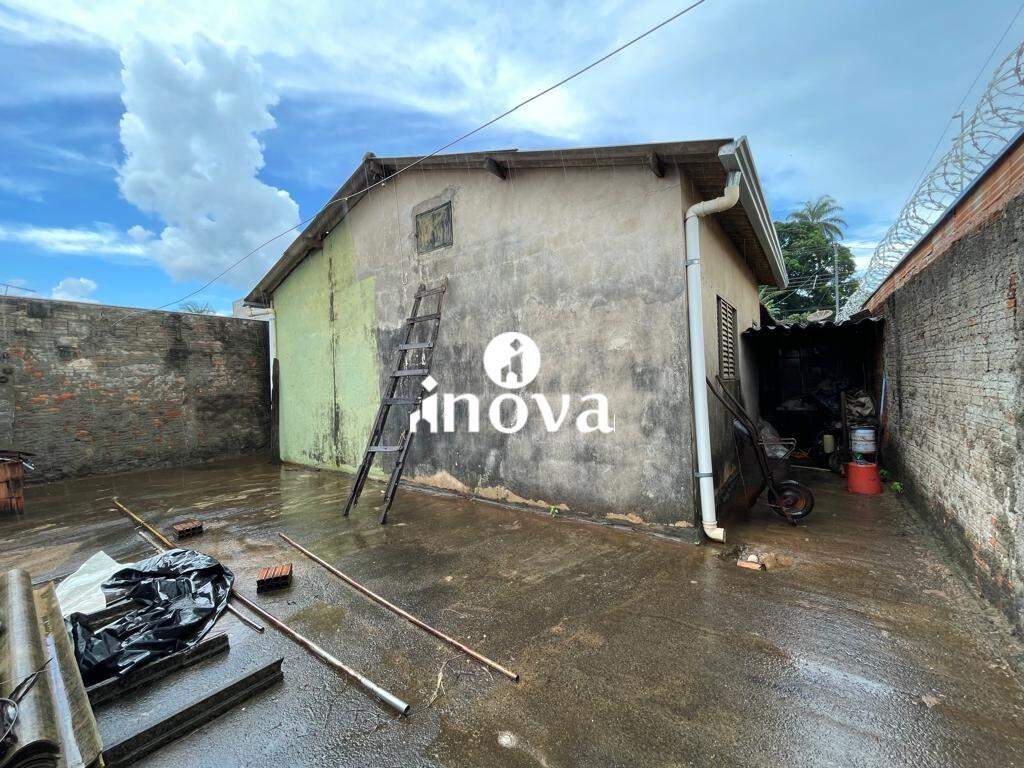 Terreno/Área à venda no Parque das Américas: 