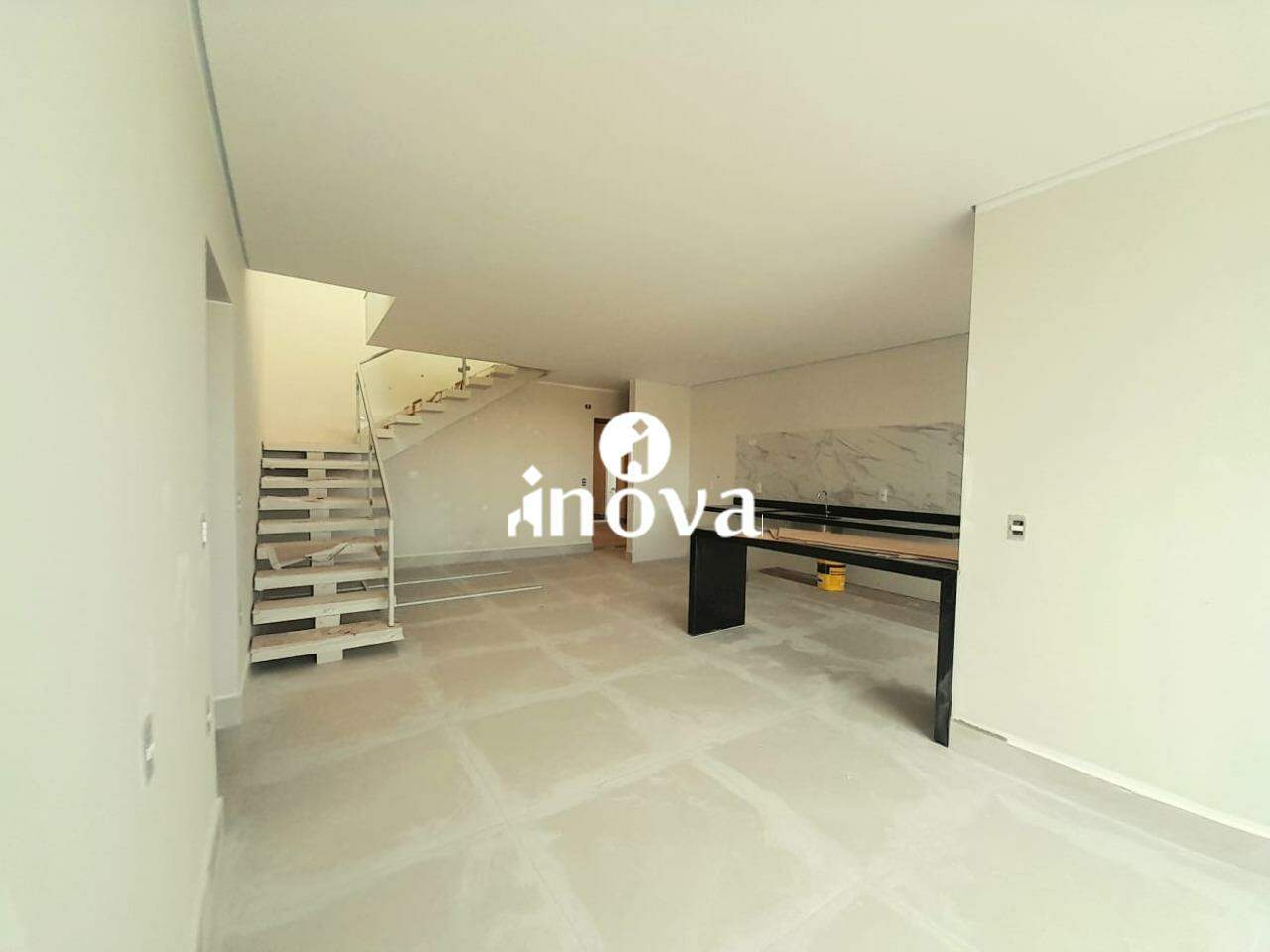 Apartamento à venda no Mercês: 