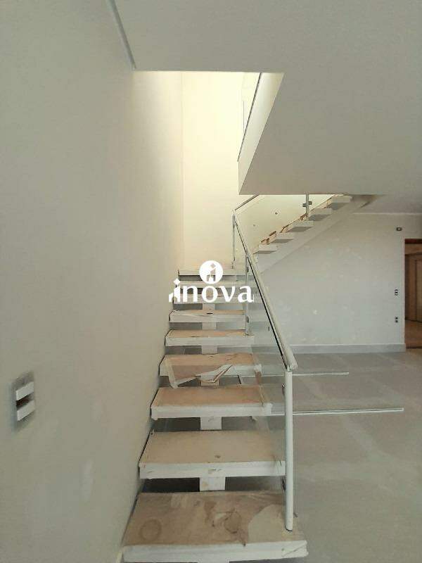 Apartamento à venda no Mercês: 