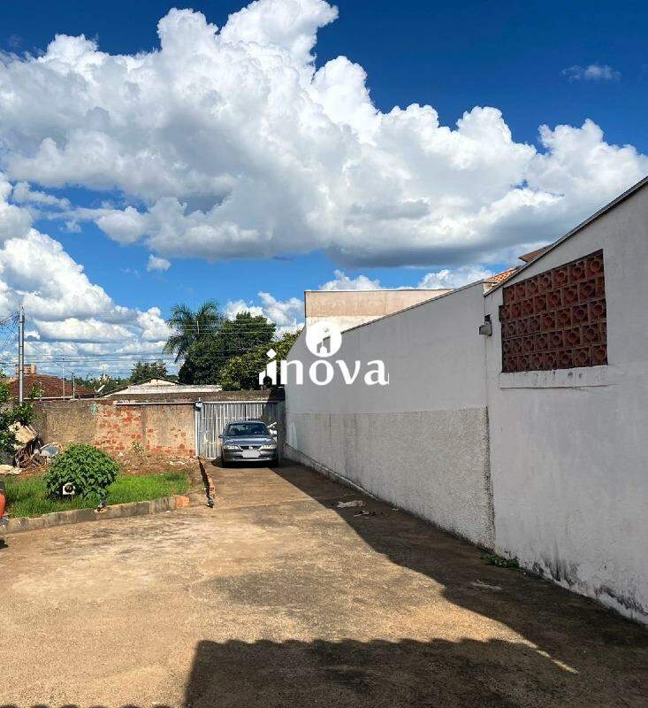 Casa à venda no Universitário: 