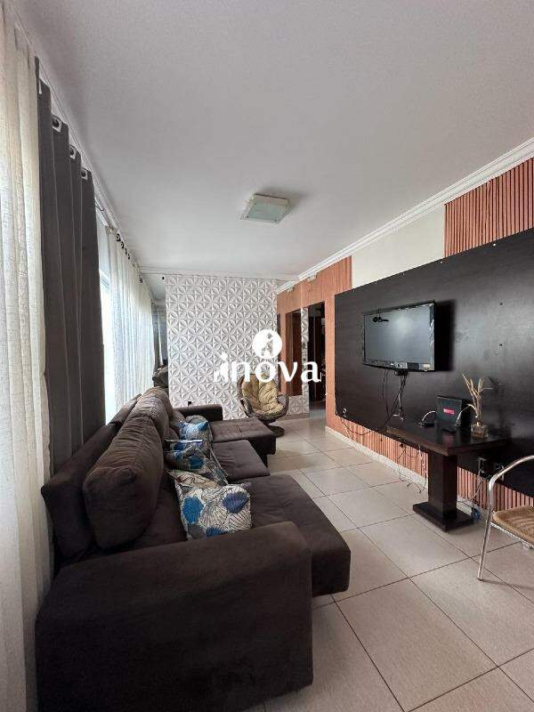 Casa à venda no Manhathan - Jardim: 