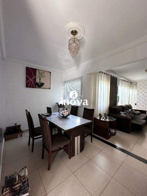 Casa à venda no Manhathan - Jardim: 