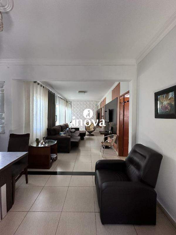 Casa à venda no Manhathan - Jardim: 