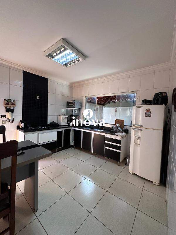 Casa à venda no Manhathan - Jardim: 