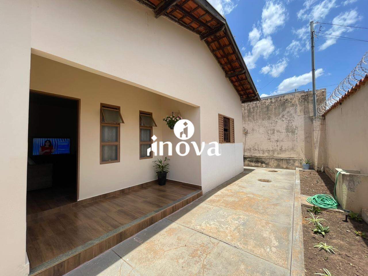 Casa à venda no Universitário: 