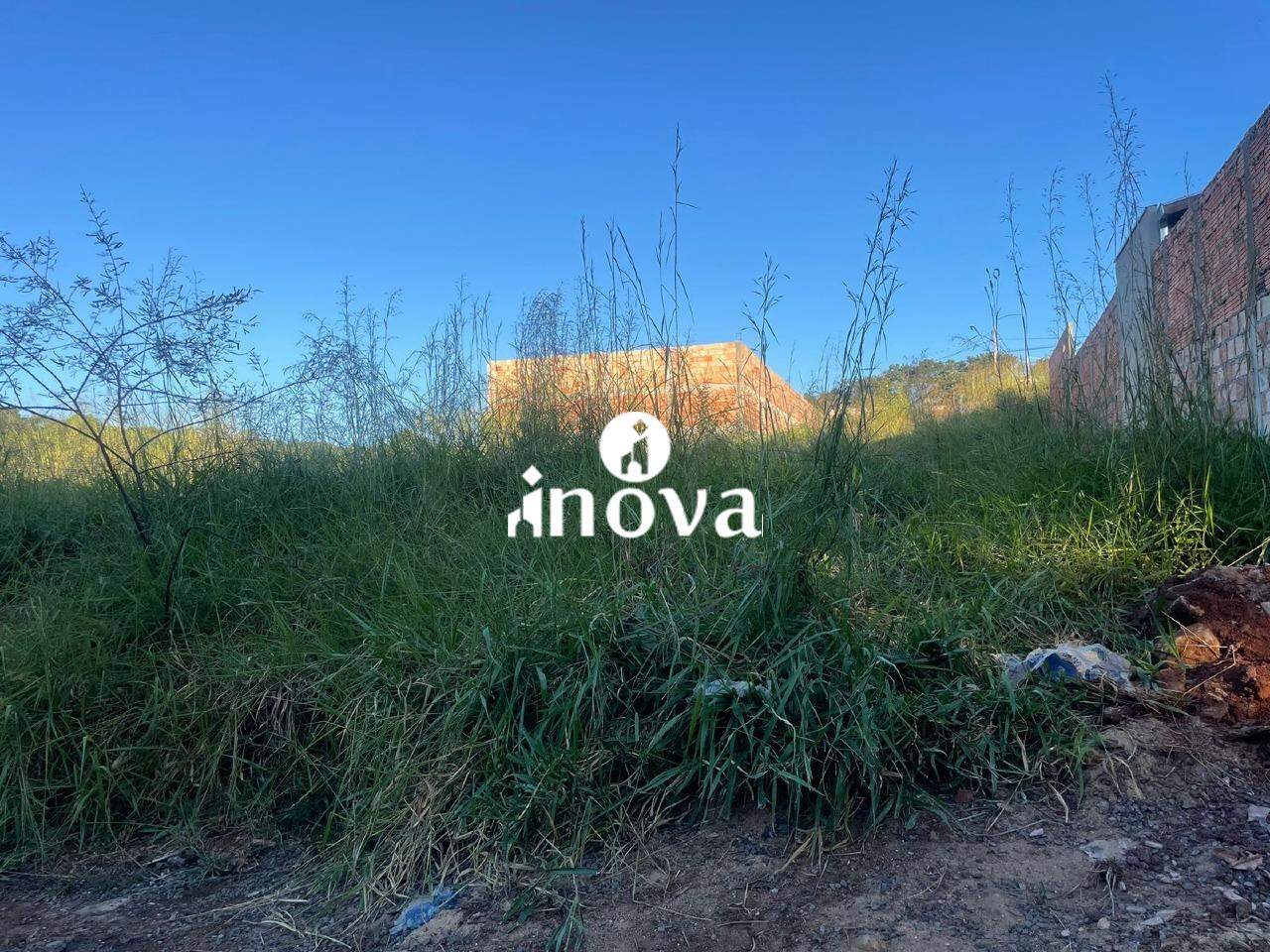 Terreno/Área à venda no Nenê Gomes, Jardim: 