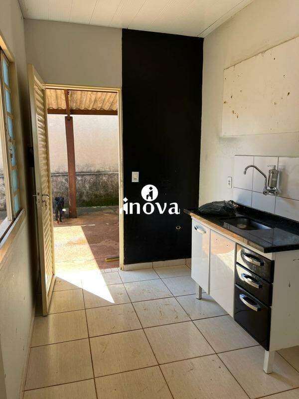 Casa à venda no Alvorada I, Jardim: 