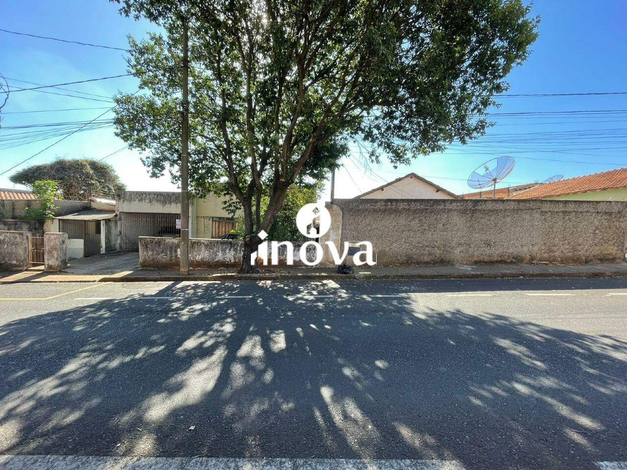 Terreno/Área à venda no Abadia: 