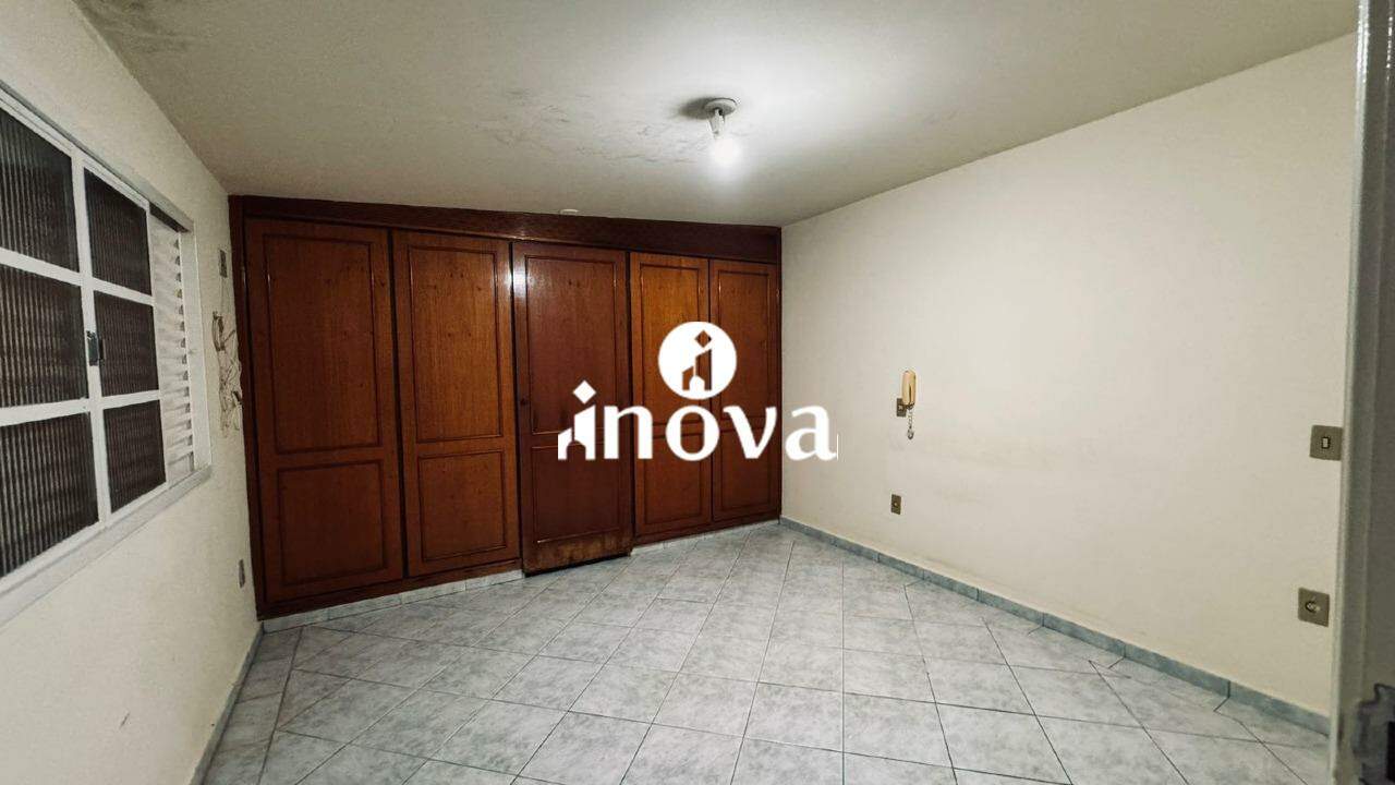 Casa à venda no Mercês: 