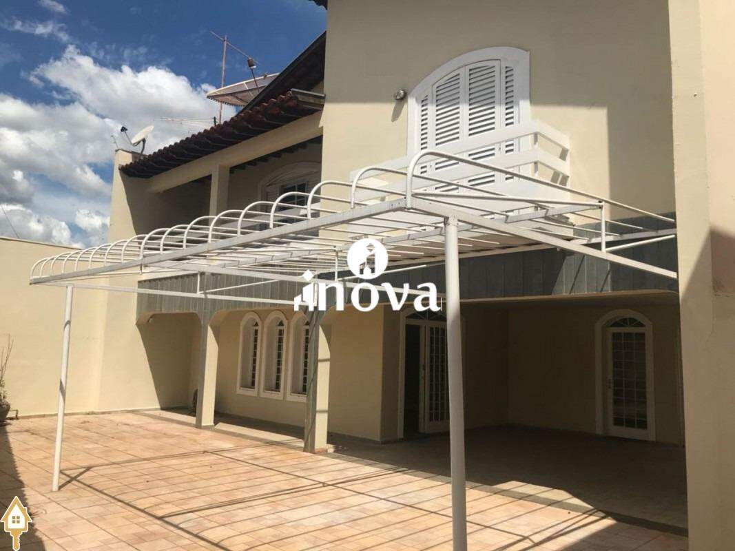Casa à venda no Mercês: 
