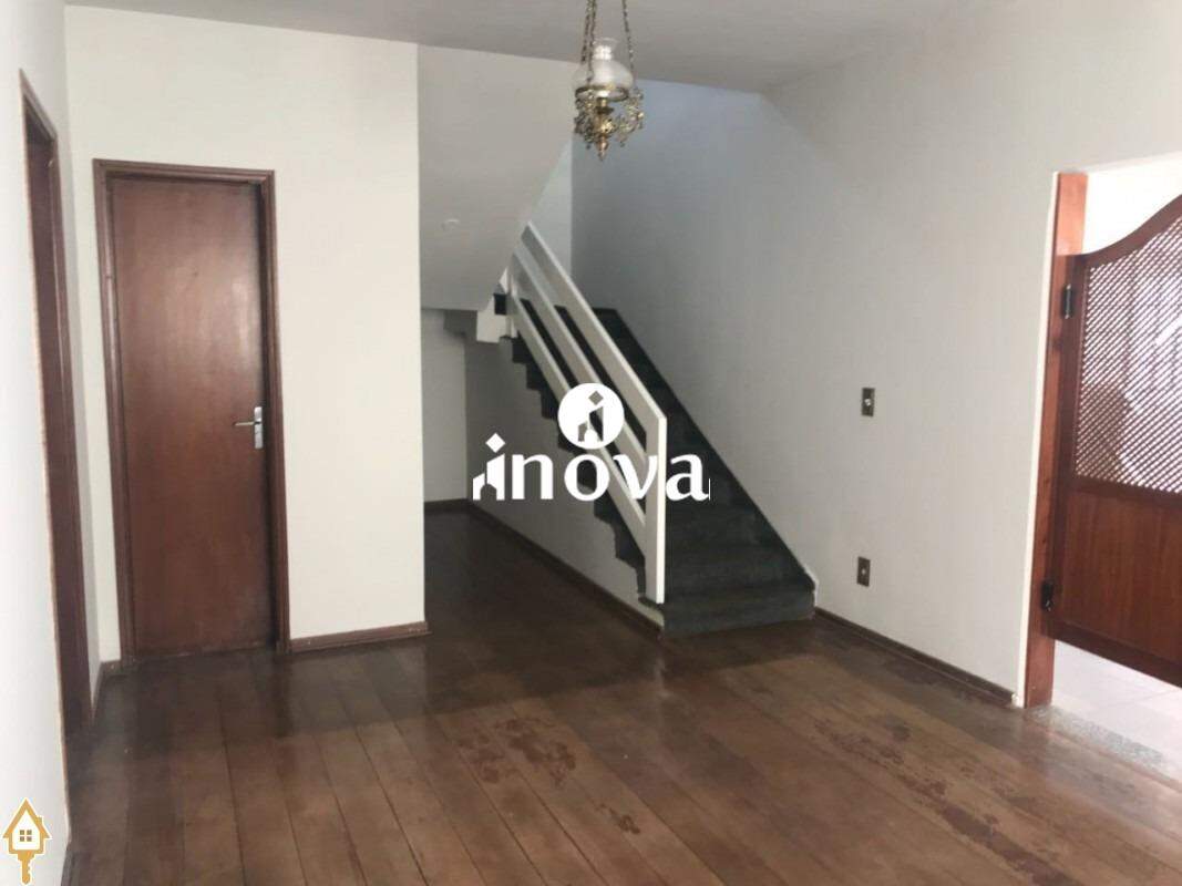 Casa à venda no Mercês: 