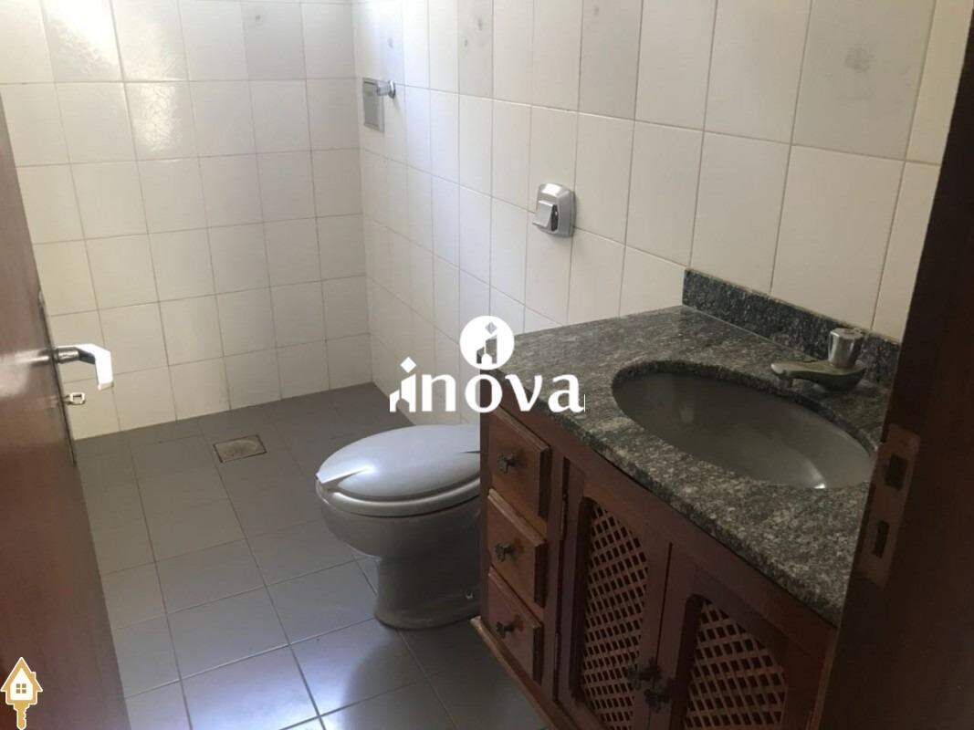 Casa à venda no Mercês: 