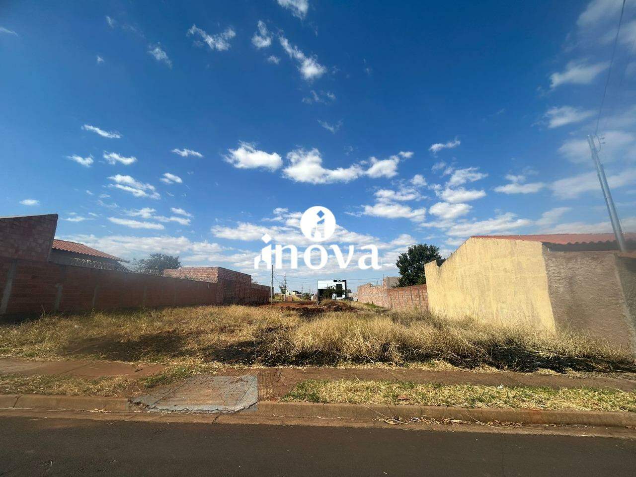 Terreno/Área à venda no Laranjeiras, Parque das: 