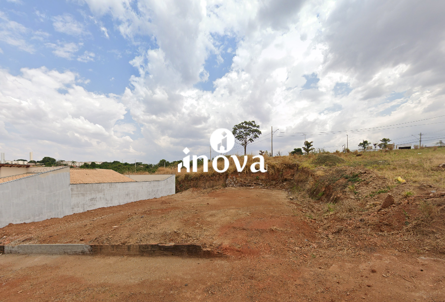 Terreno/Área à venda no Nenê Gomes, Jardim: 