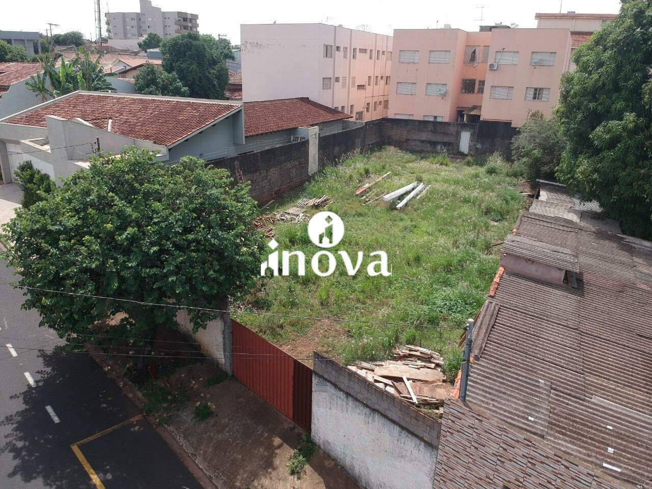 Terreno/Área à venda no Fabrício: 