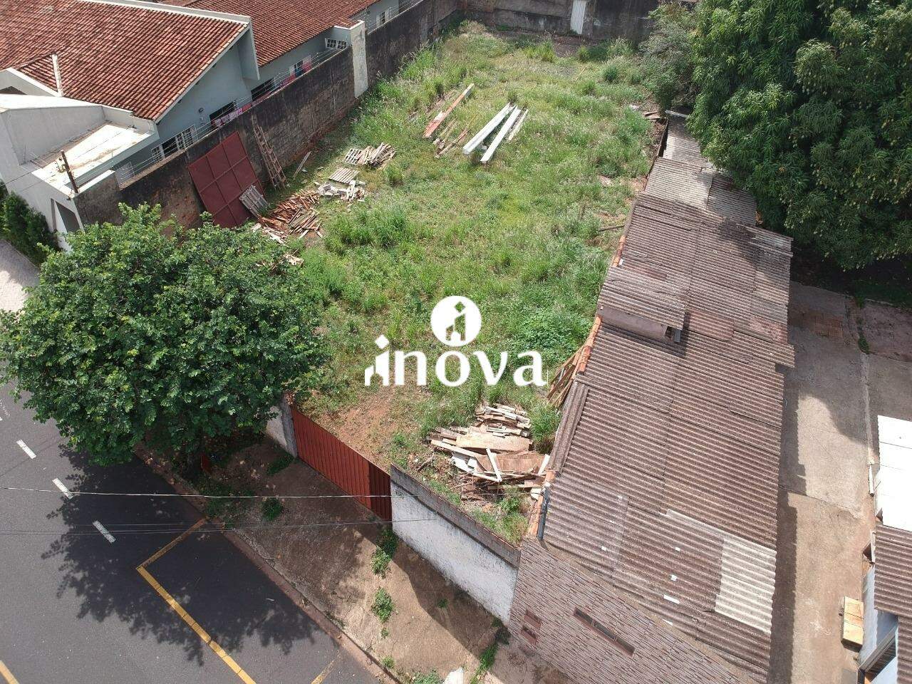 Terreno/Área à venda no Fabrício: 