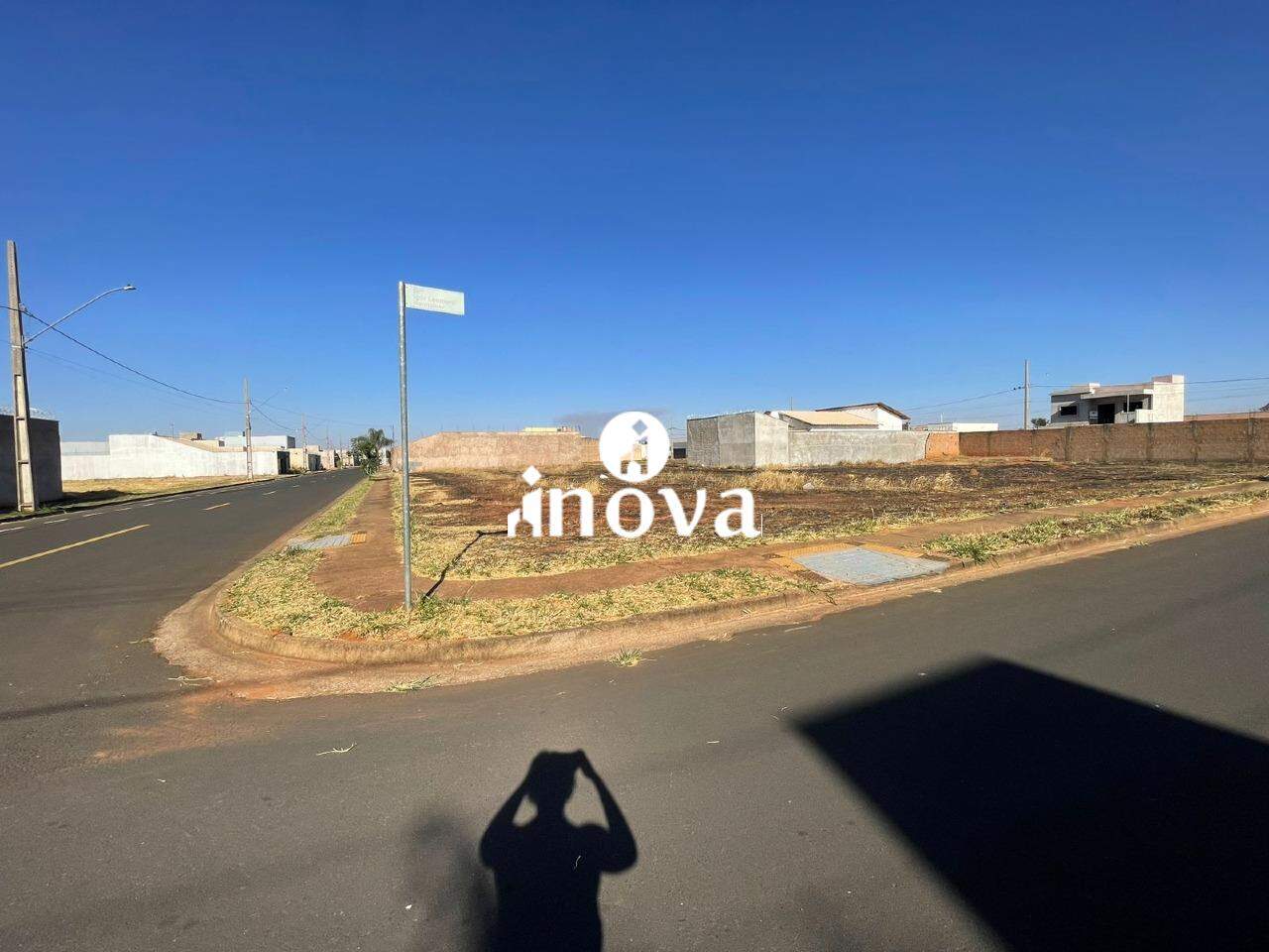 Terreno/Área à venda no Laranjeiras, Parque das: 