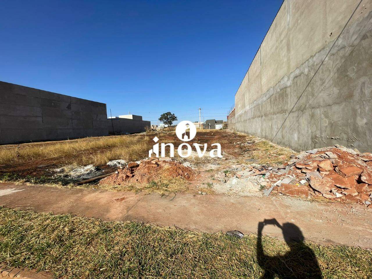 Terreno/Área à venda no Laranjeiras, Parque das: 