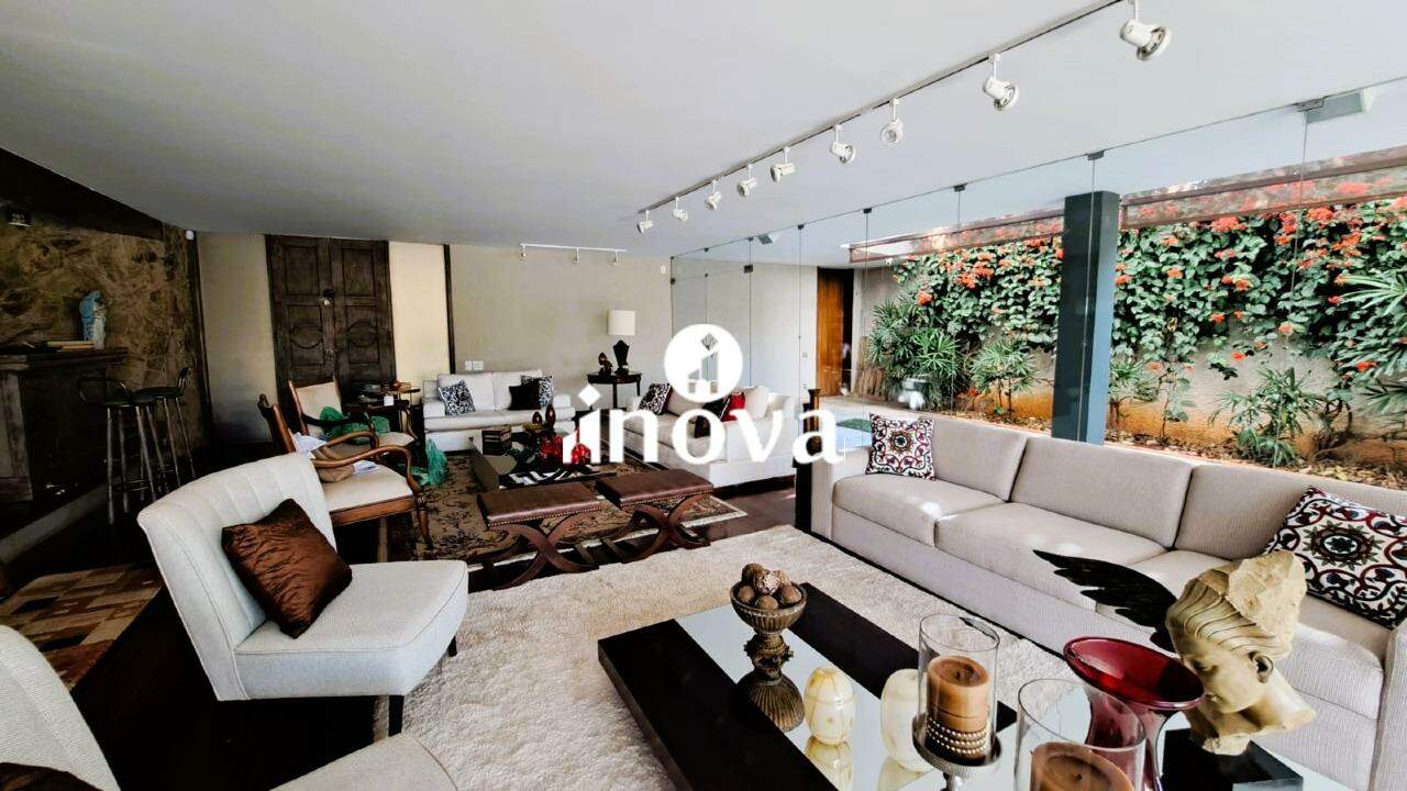 Casa à venda no Mercês: 