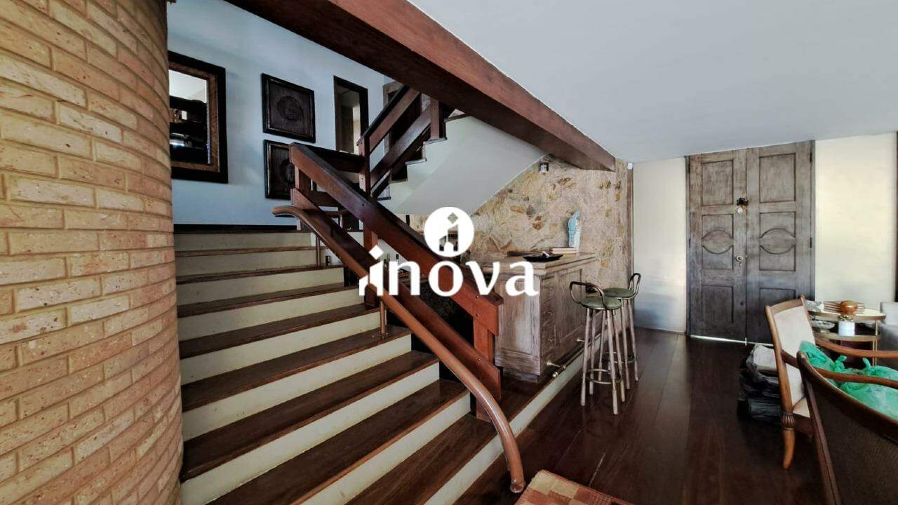 Casa à venda no Mercês: 