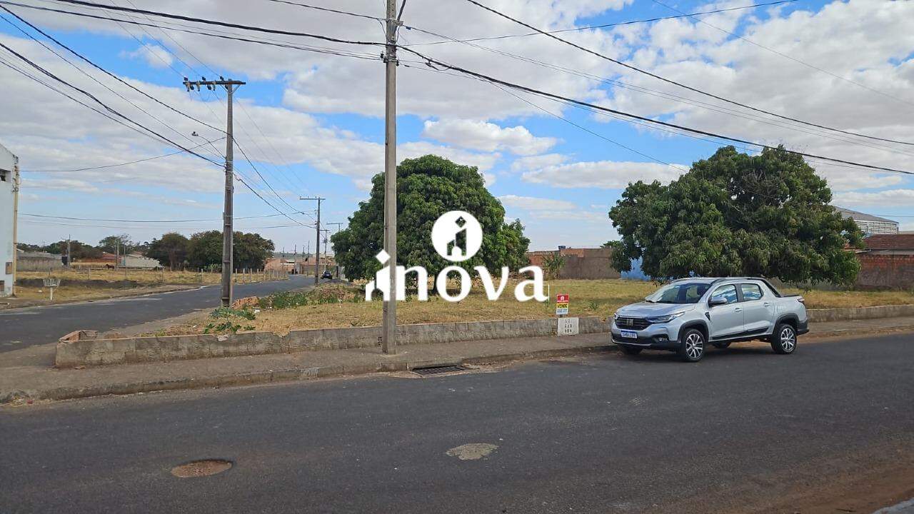 Terreno/Área à venda no Maracanã, Jardim: 