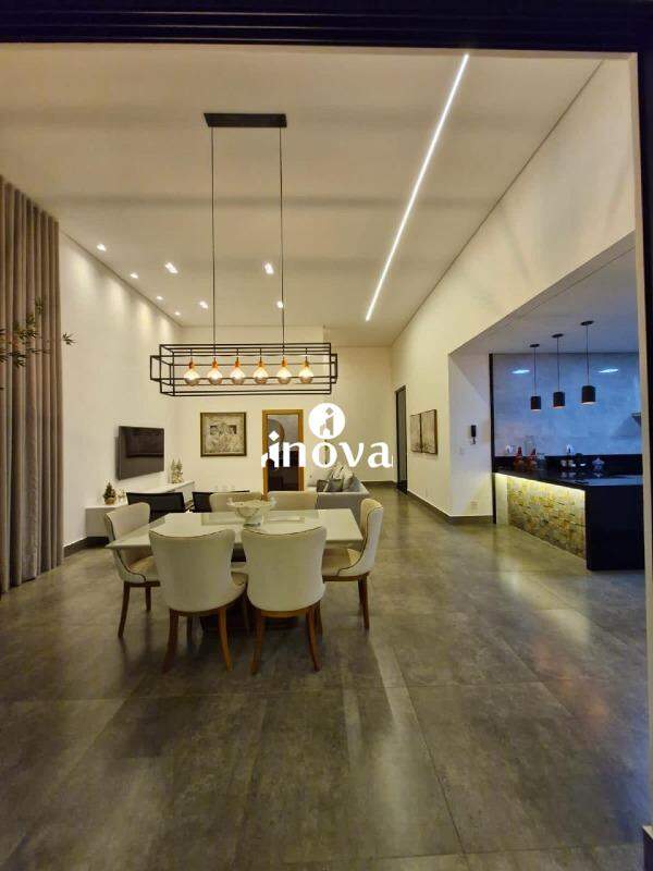 Casa Condomínio à venda no Estância dos Ipês: 