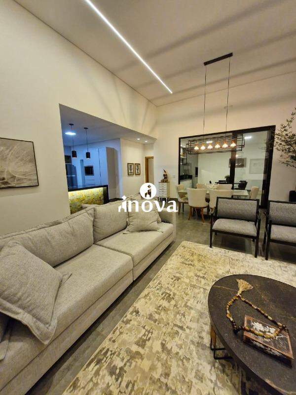 Casa Condomínio à venda no Estância dos Ipês: 