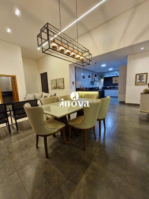 Casa Condomínio à venda no Estância dos Ipês: 