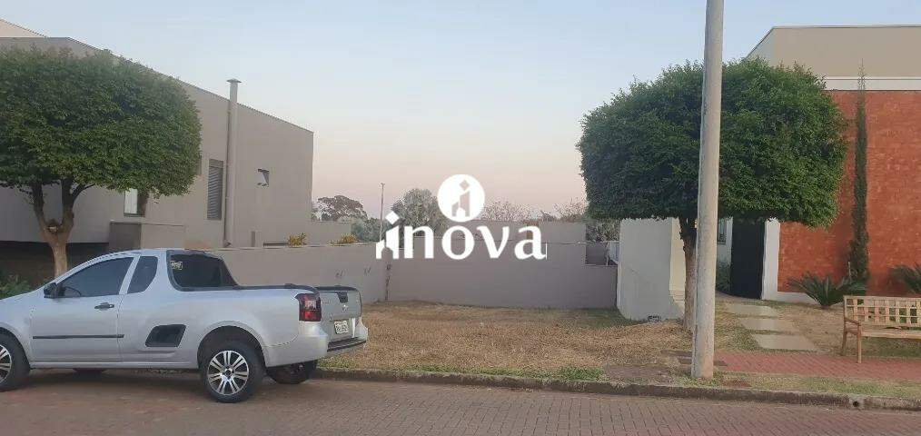Terreno em Condomínio à venda no Estância dos Ipês: 