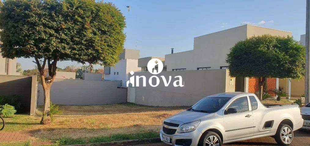 Terreno em Condomínio à venda no Estância dos Ipês: 
