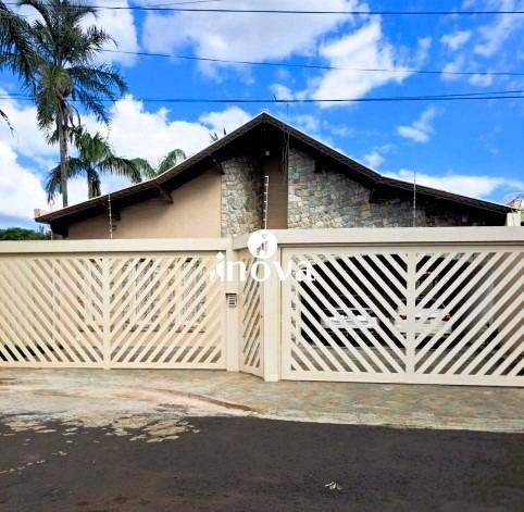 Casa à venda no Santos Dumont: 
