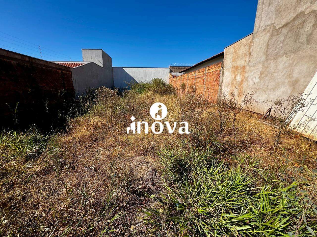 Terreno/Área à venda no Nenê Gomes, Jardim: 