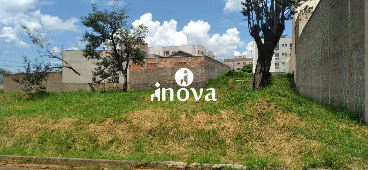 Terreno/Área à venda no Maracanã, Jardim: 