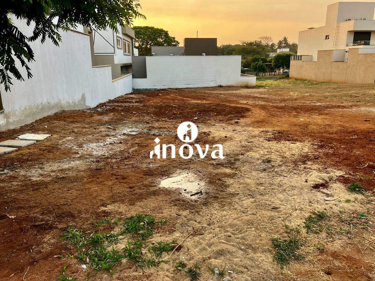 Terreno em Condomínio à venda no Estância dos Ipês: 