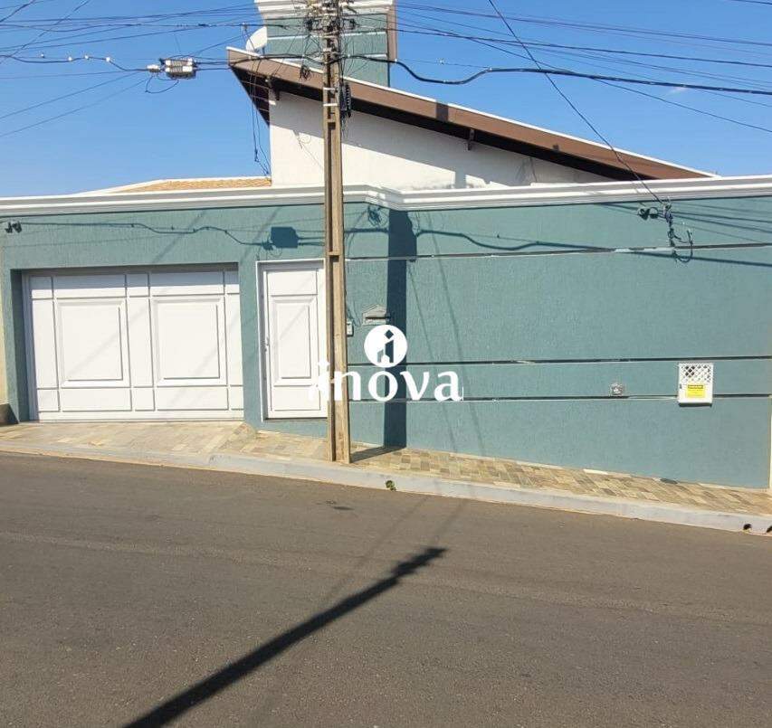 Casa à venda no Costa Teles I: 