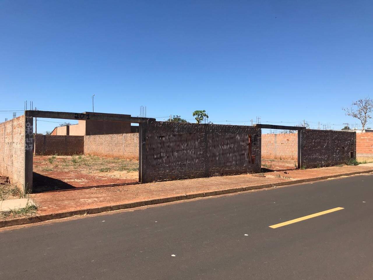 Terreno/Área à venda no Laranjeiras, Parque das: 