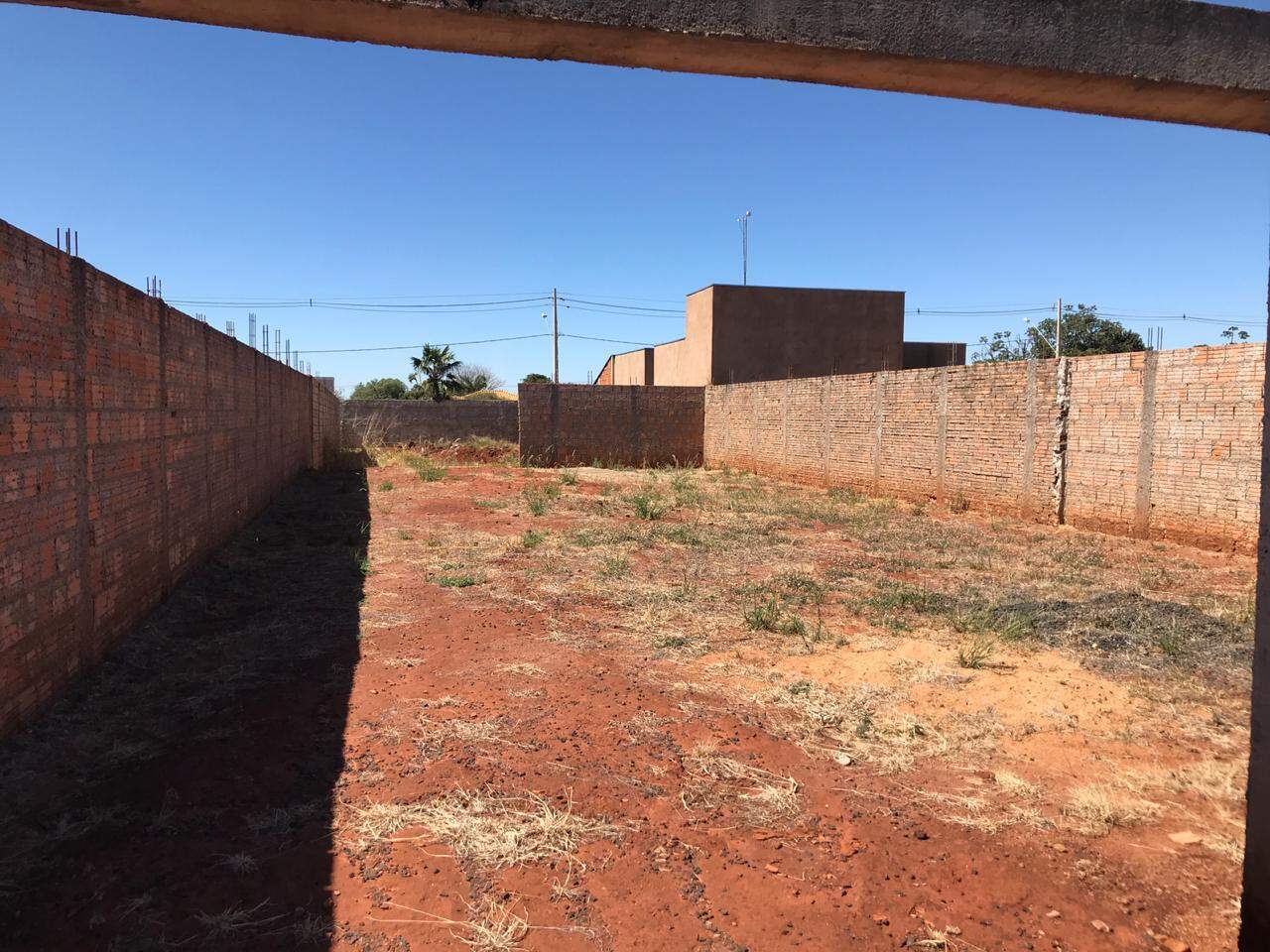 Terreno/Área à venda no Laranjeiras, Parque das: 