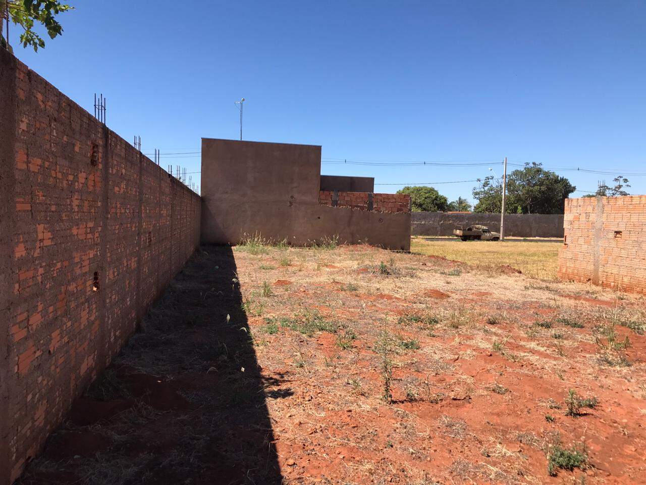 Terreno/Área à venda no Laranjeiras, Parque das: 