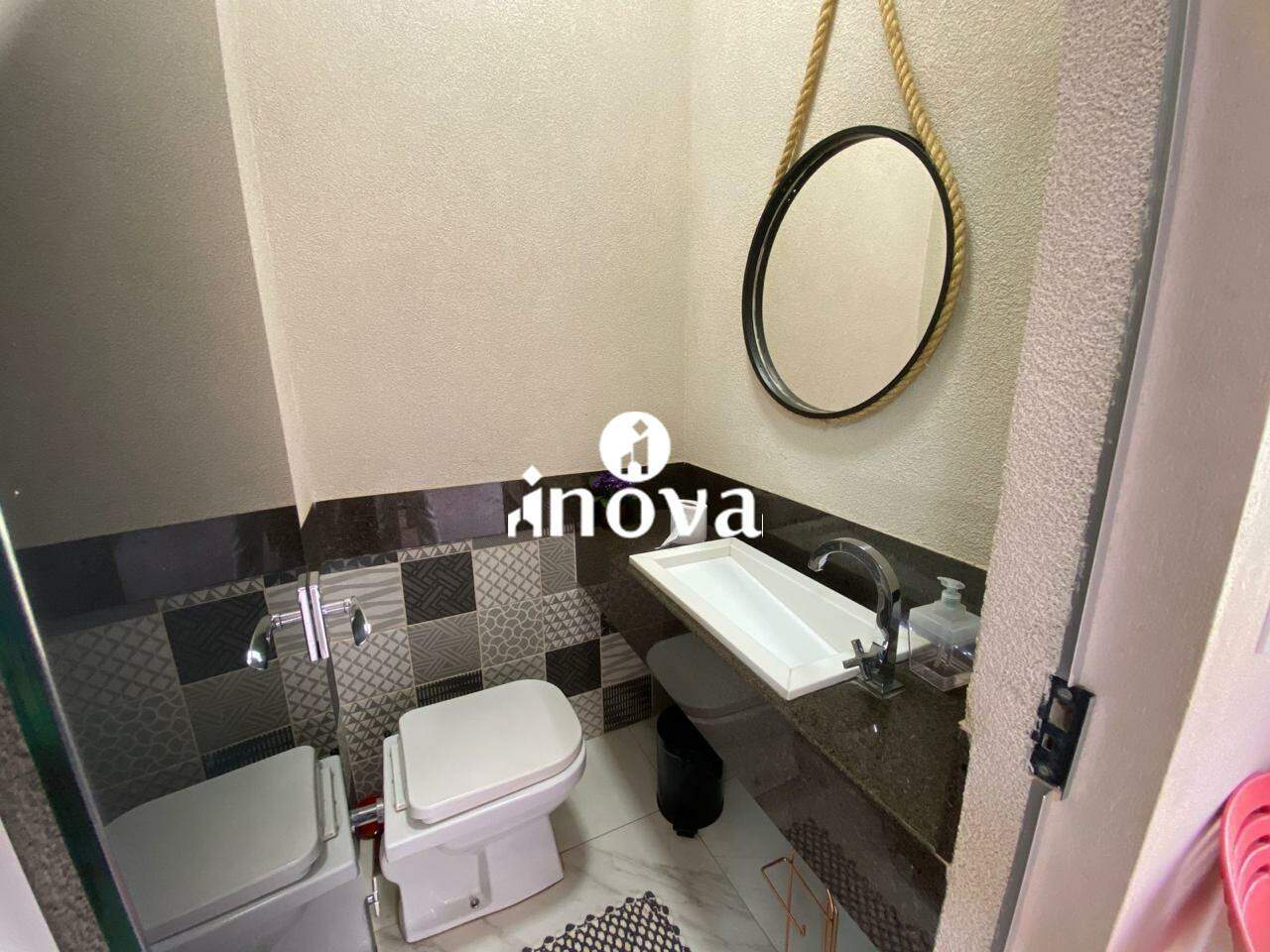 Casa à venda no Espanha, Residencial Jardim: 