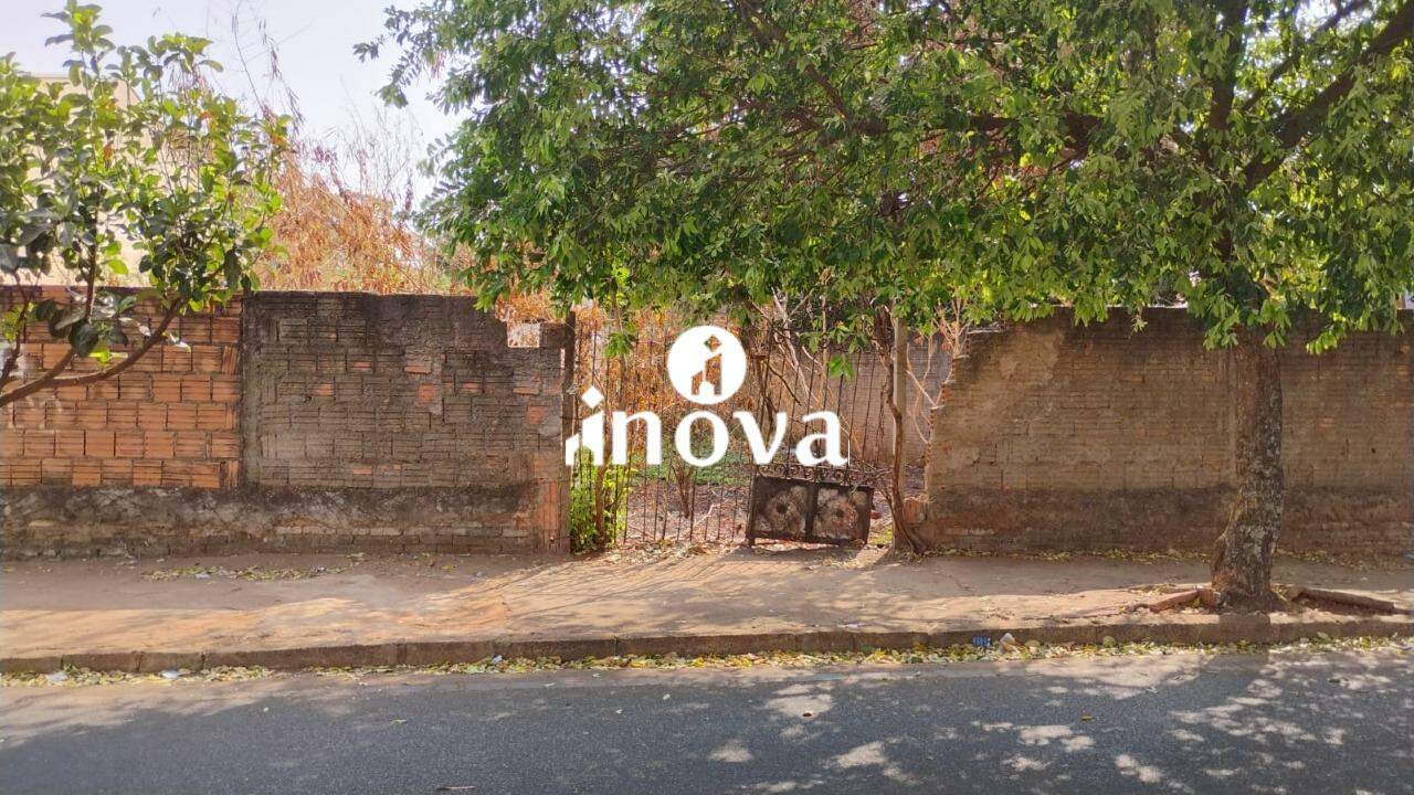 Terreno/Área à venda no Fabrício: 