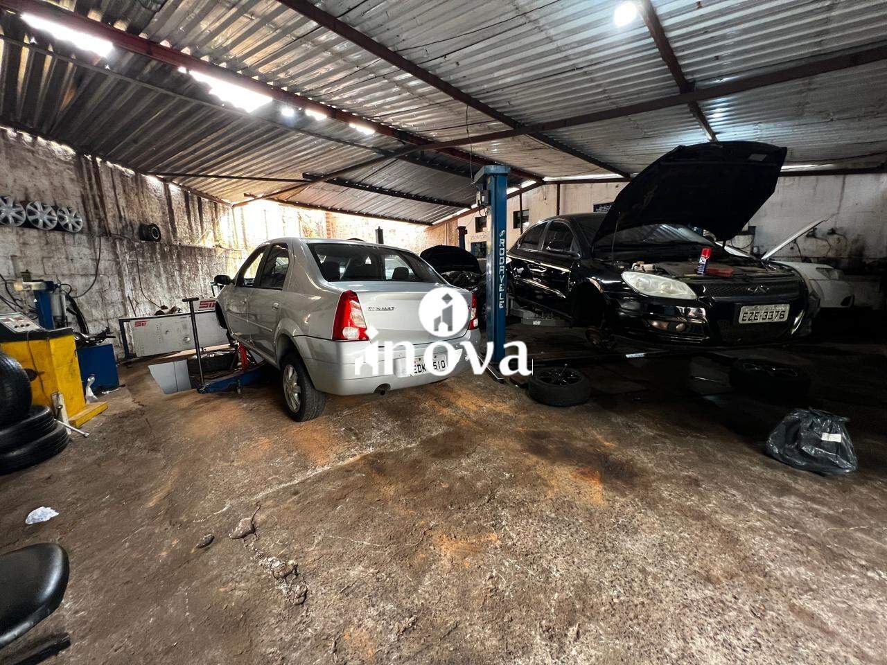 Sala ou Loja à venda no Mercês: 