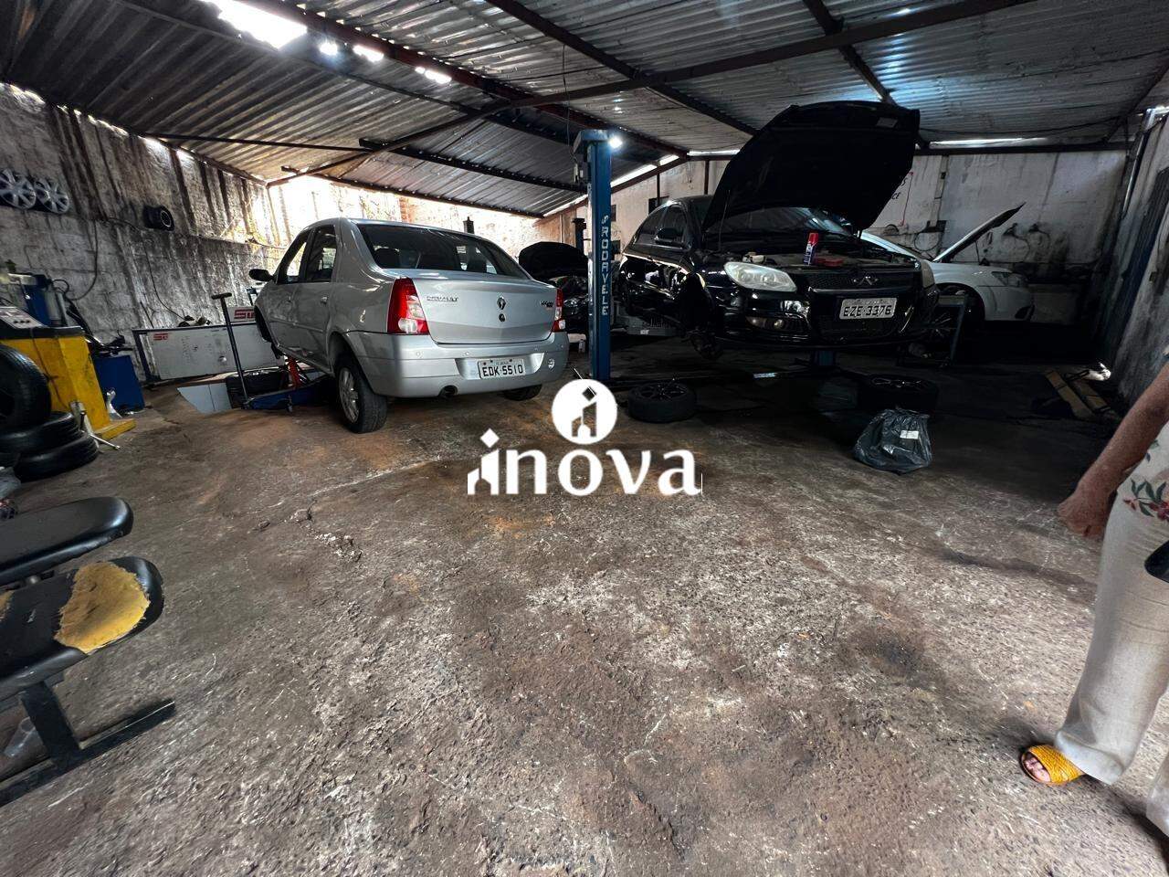 Sala ou Loja à venda no Mercês: 