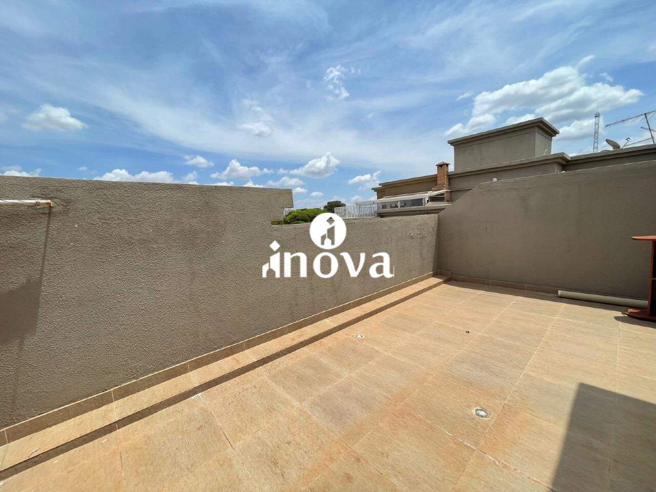 Apartamento à venda no Mercês: 