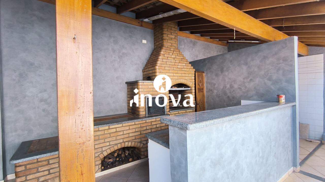 Casa 3 quartos - Mercês